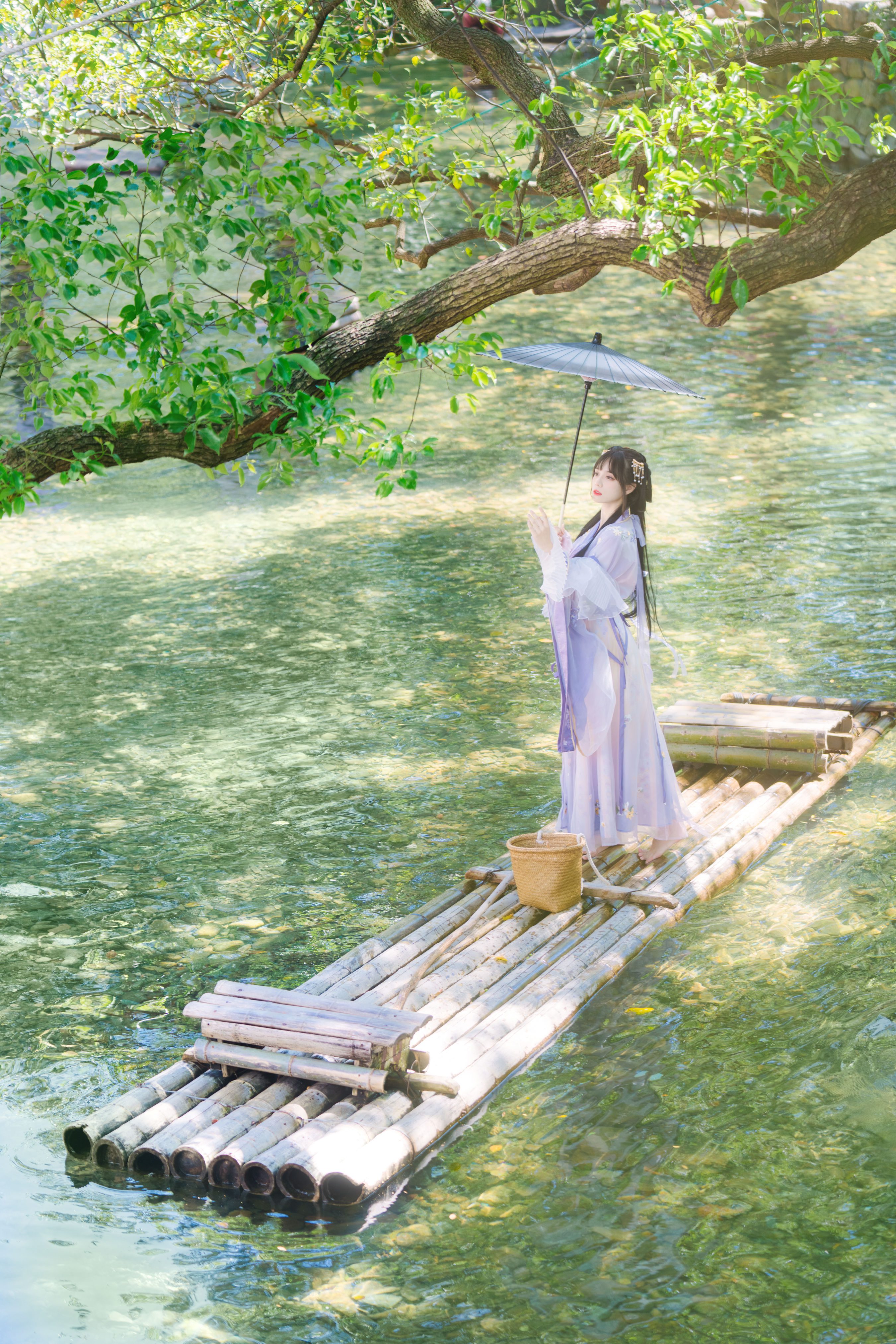 down?url=https://yuanyinglight.com/wp-content/uploads/2025/07/20250714235034492-03_gLhoJdMg-2700x4050-1.jpg 泛舟溪上_贰加六 – 写真美图作品在线欣赏