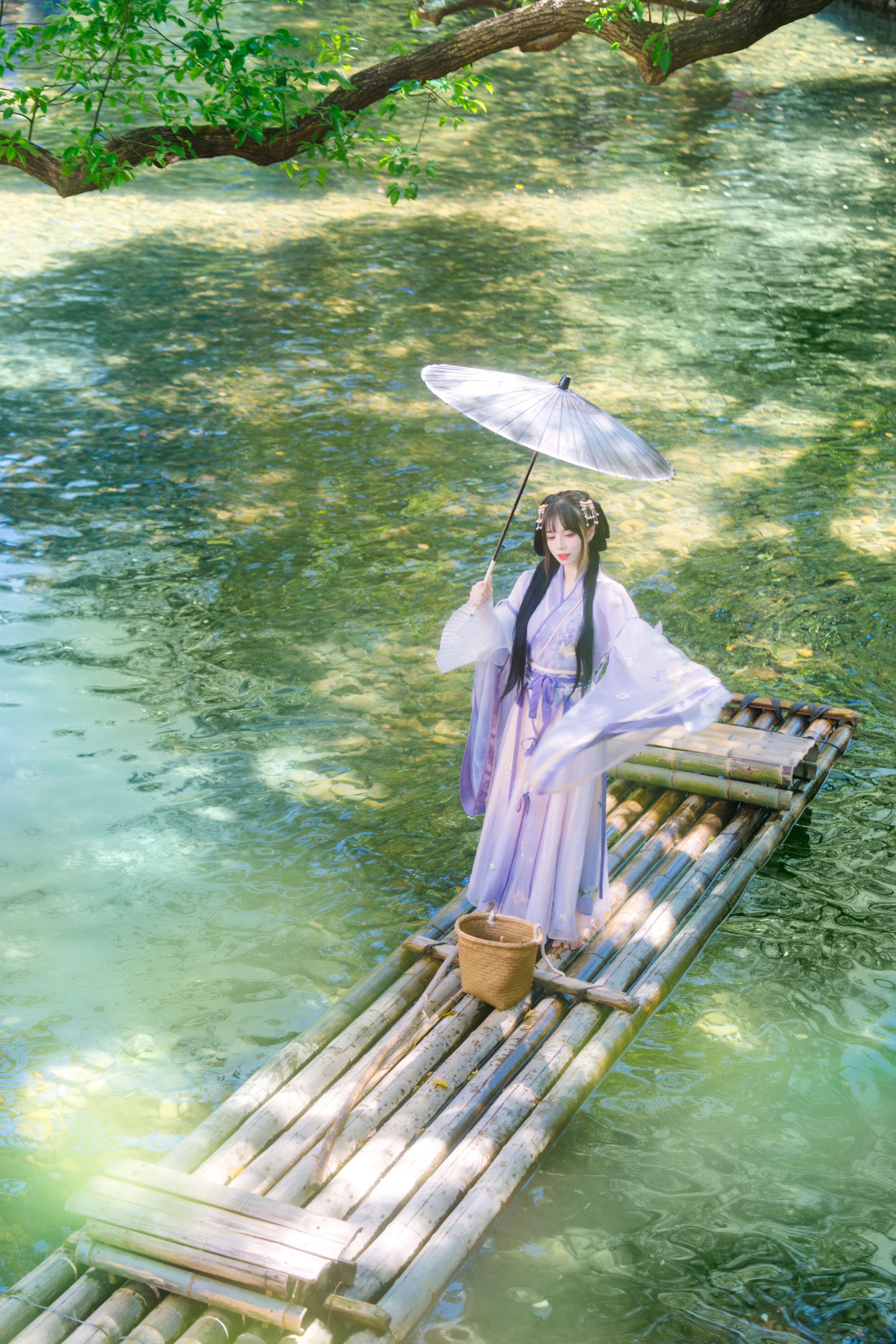 down?url=https://yuanyinglight.com/wp-content/uploads/2025/07/20250714235240375-05_PVk81deC-2700x4050-1.jpg 泛舟溪上_贰加六 – 写真美图作品在线欣赏