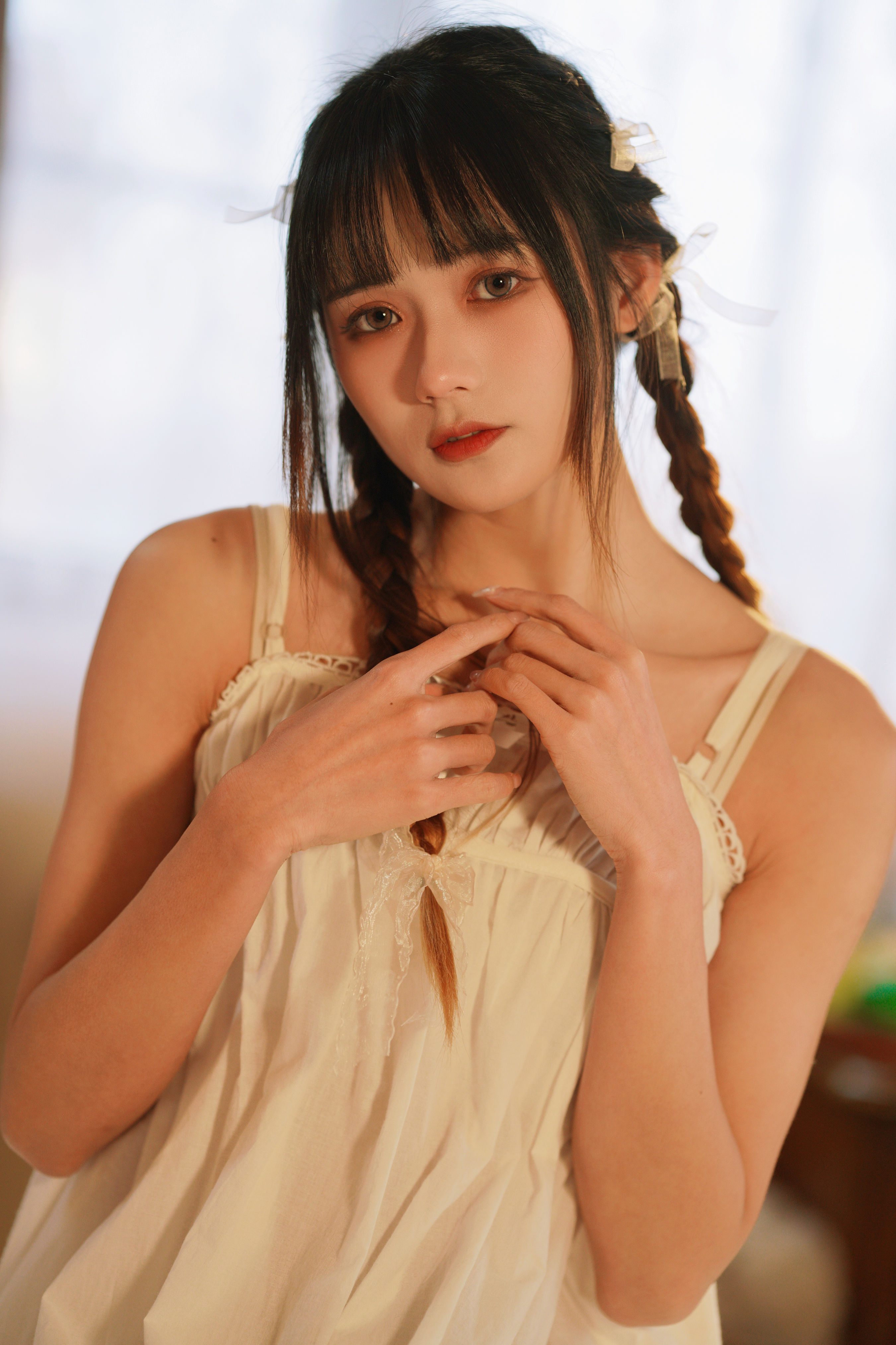 down?url=https://yuanyinglight.com/wp-content/uploads/2025/07/20250715000117875-03_MM6wgi8H-2700x4050-1.jpg 少女心事_兔子Zzz不吃胡萝卜 – 美图作品图片欣赏