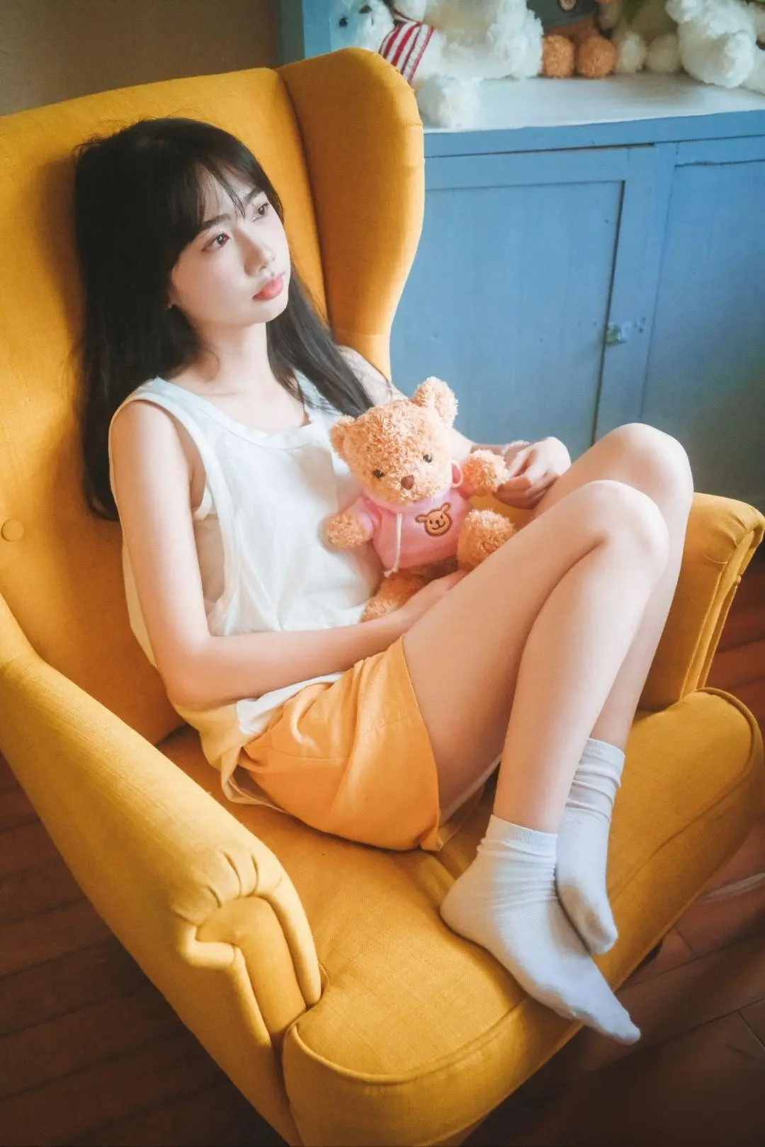 在匆忙的世界中，我们总是步履匆匆，仿佛被一股无形的力量推着向前。