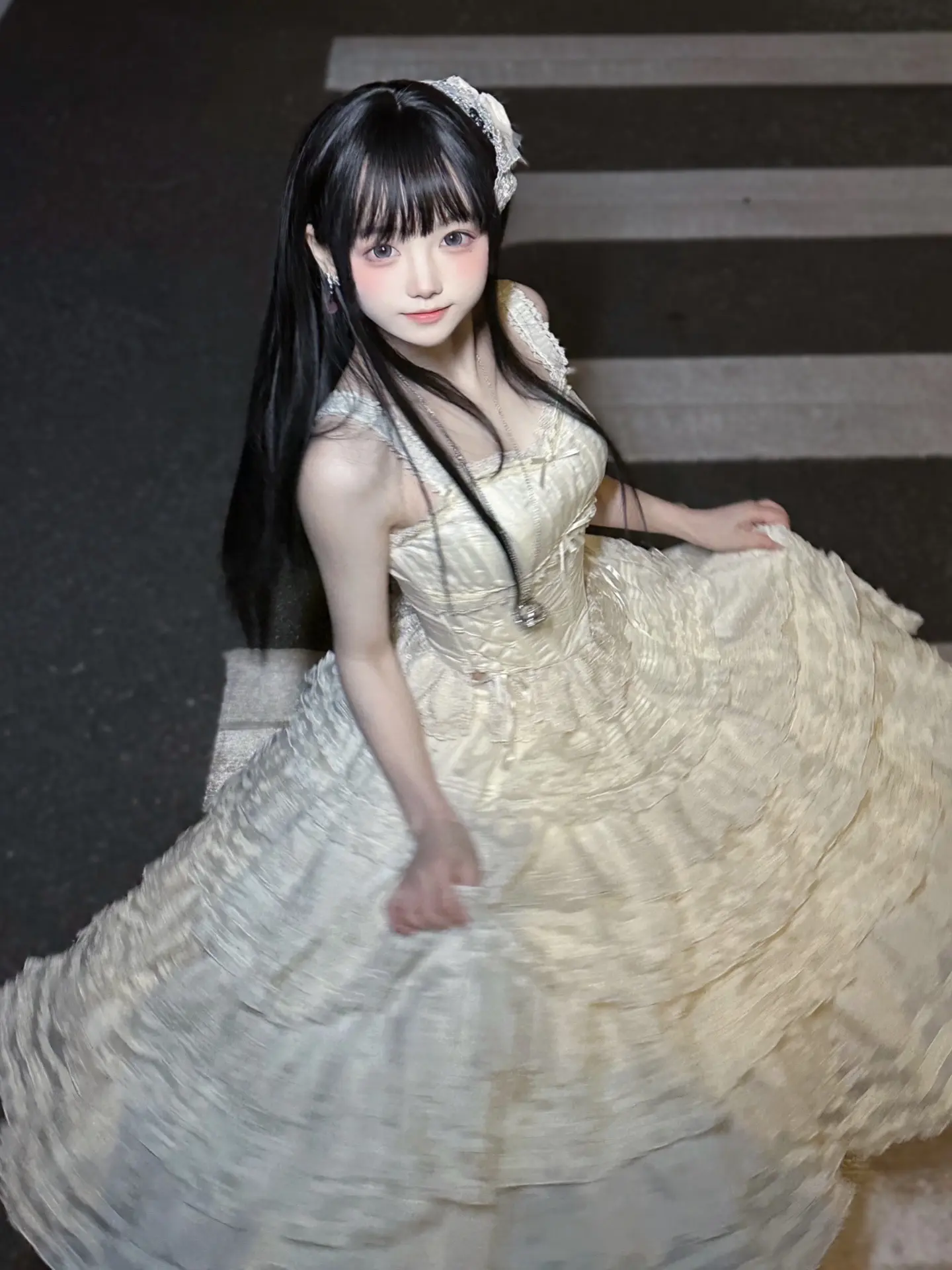 你站在原地，自认为能回到过去。可世界上有成千上万种爱，却没有一种爱可以重来