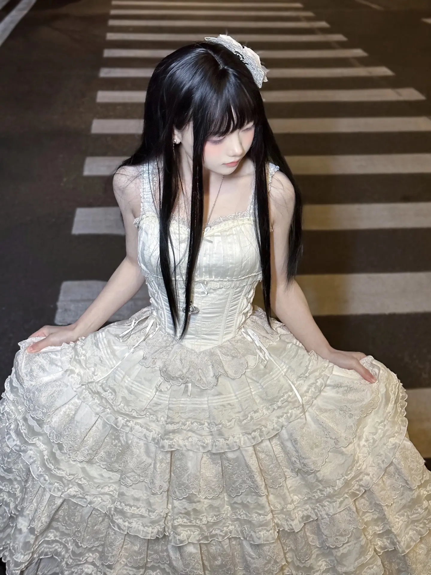 你站在原地，自认为能回到过去。可世界上有成千上万种爱，却没有一种爱可以重来