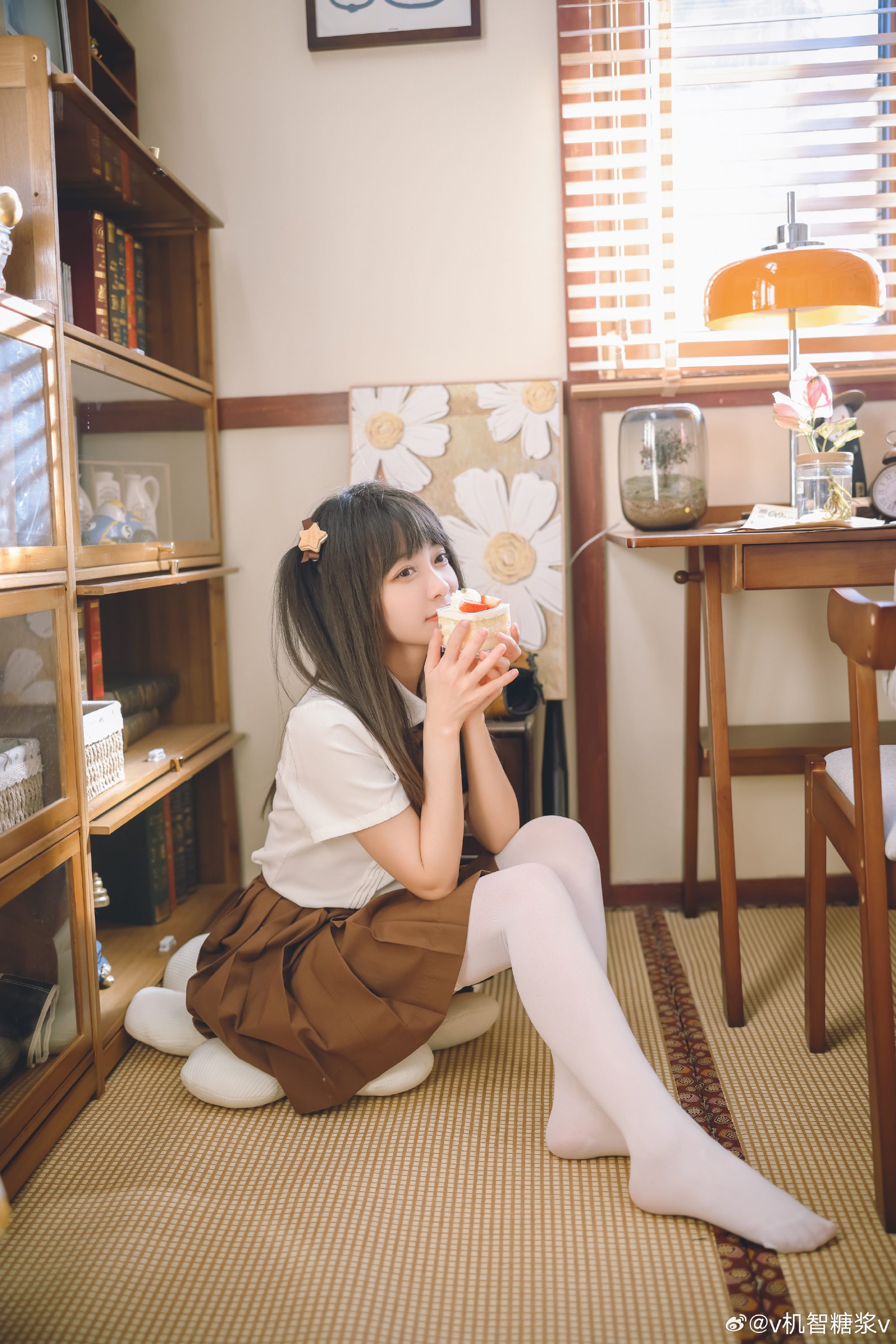 做自已的光，不需要太亮，足以挨过寒冬和黑夜就好