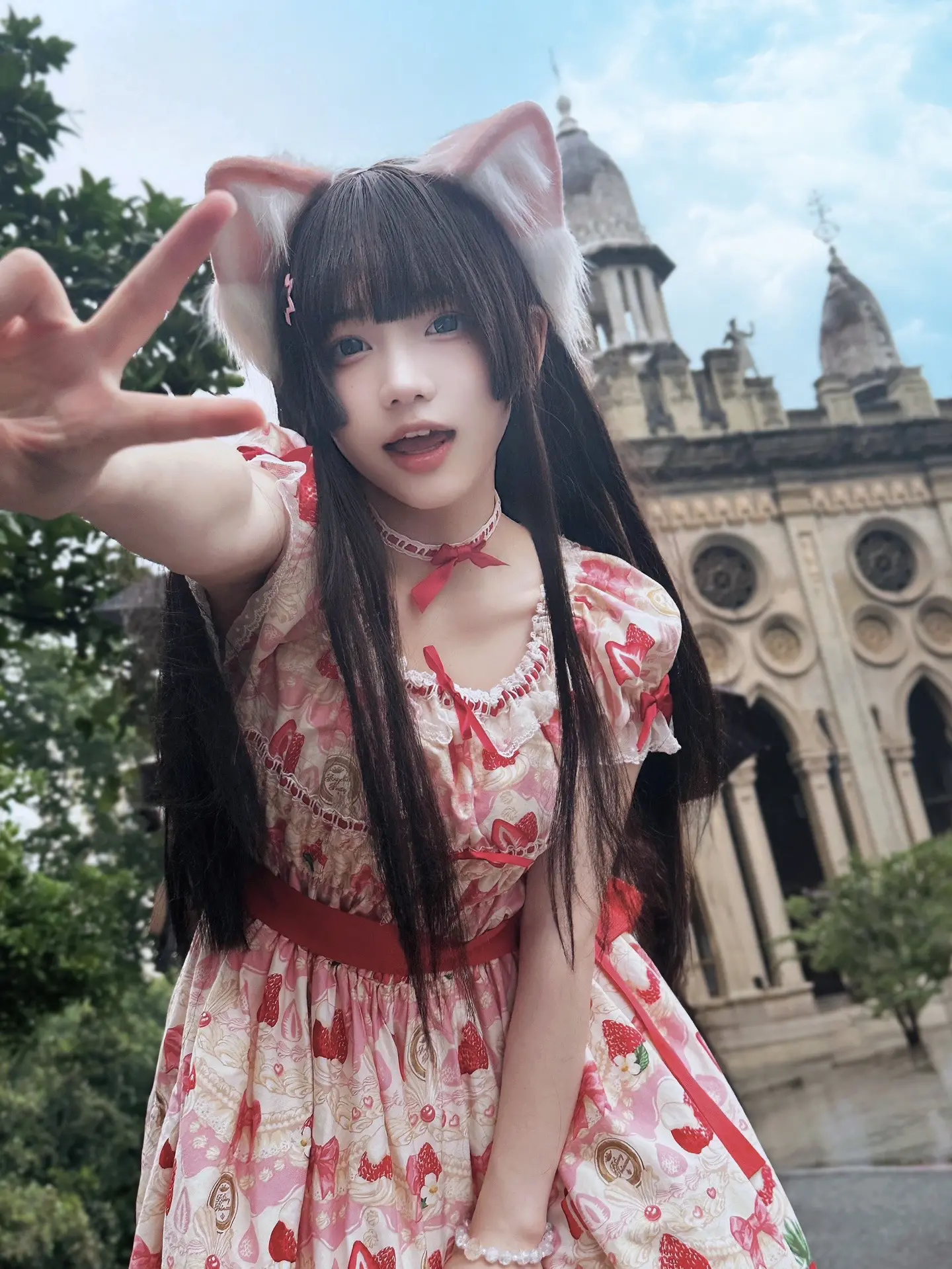 世界越热闹的时候。越觉得你应该在我身边