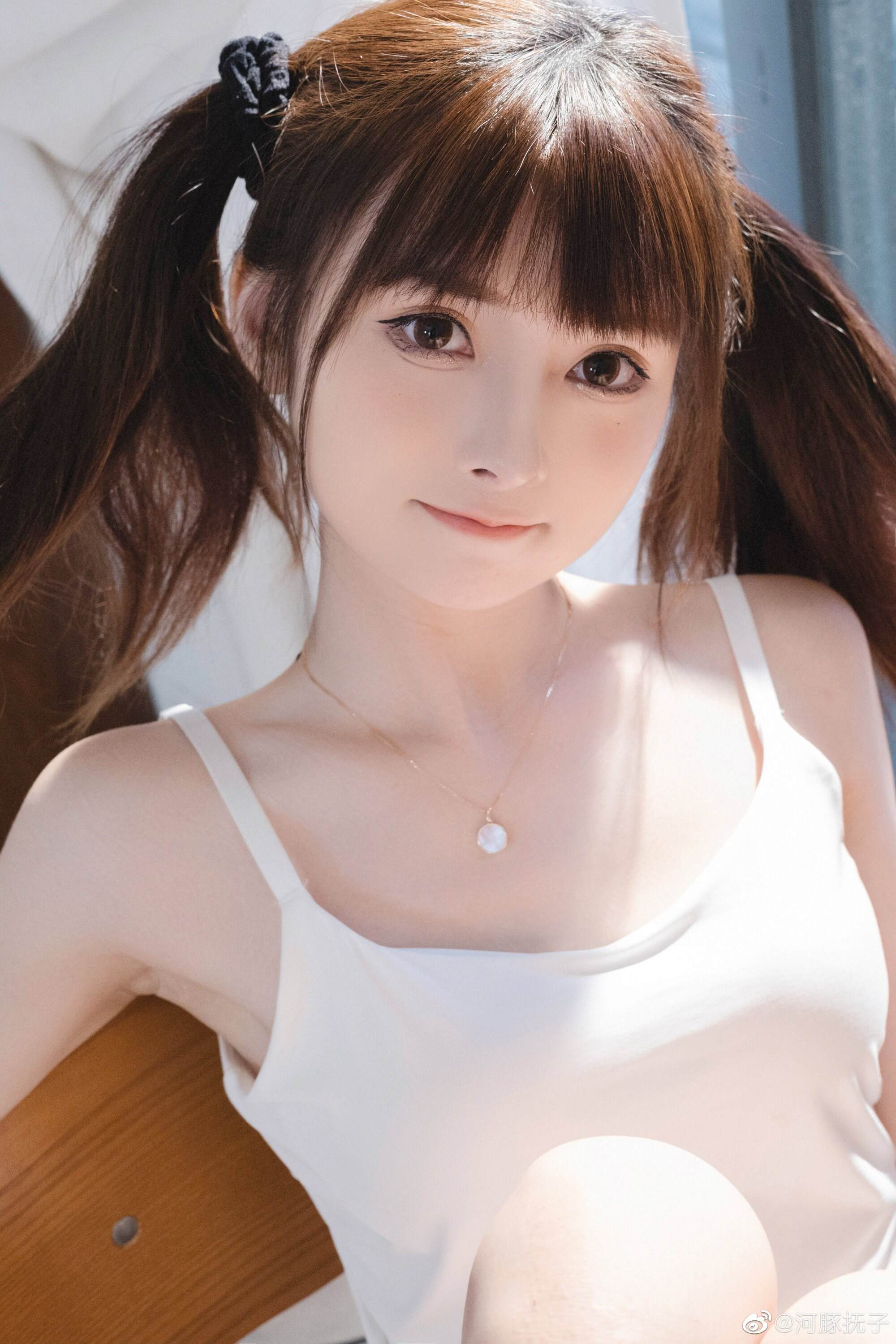 少女的温柔都藏在朦胧的闺房