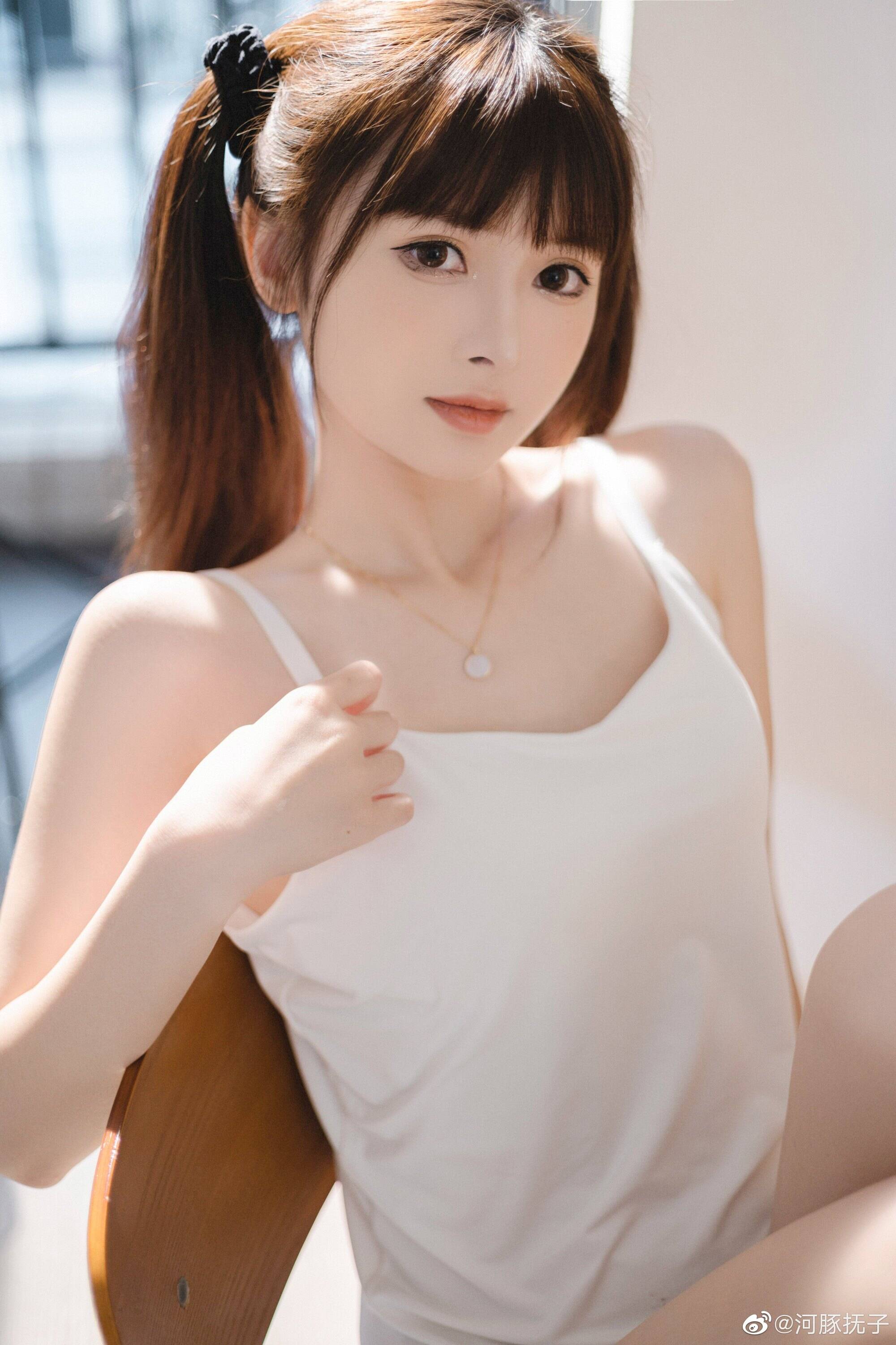 少女的温柔都藏在朦胧的闺房