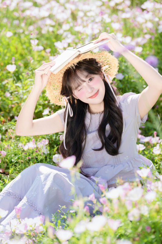 月见草花海邂逅夏芋小年｜绝美写真大片在线赏-远影归灯