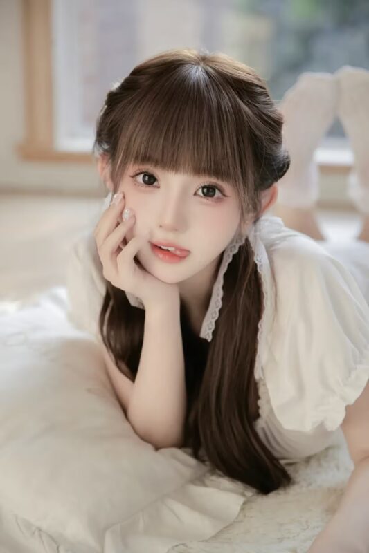 白衣如雪，清丽似仙——私房写真惊艳登场-远影归灯