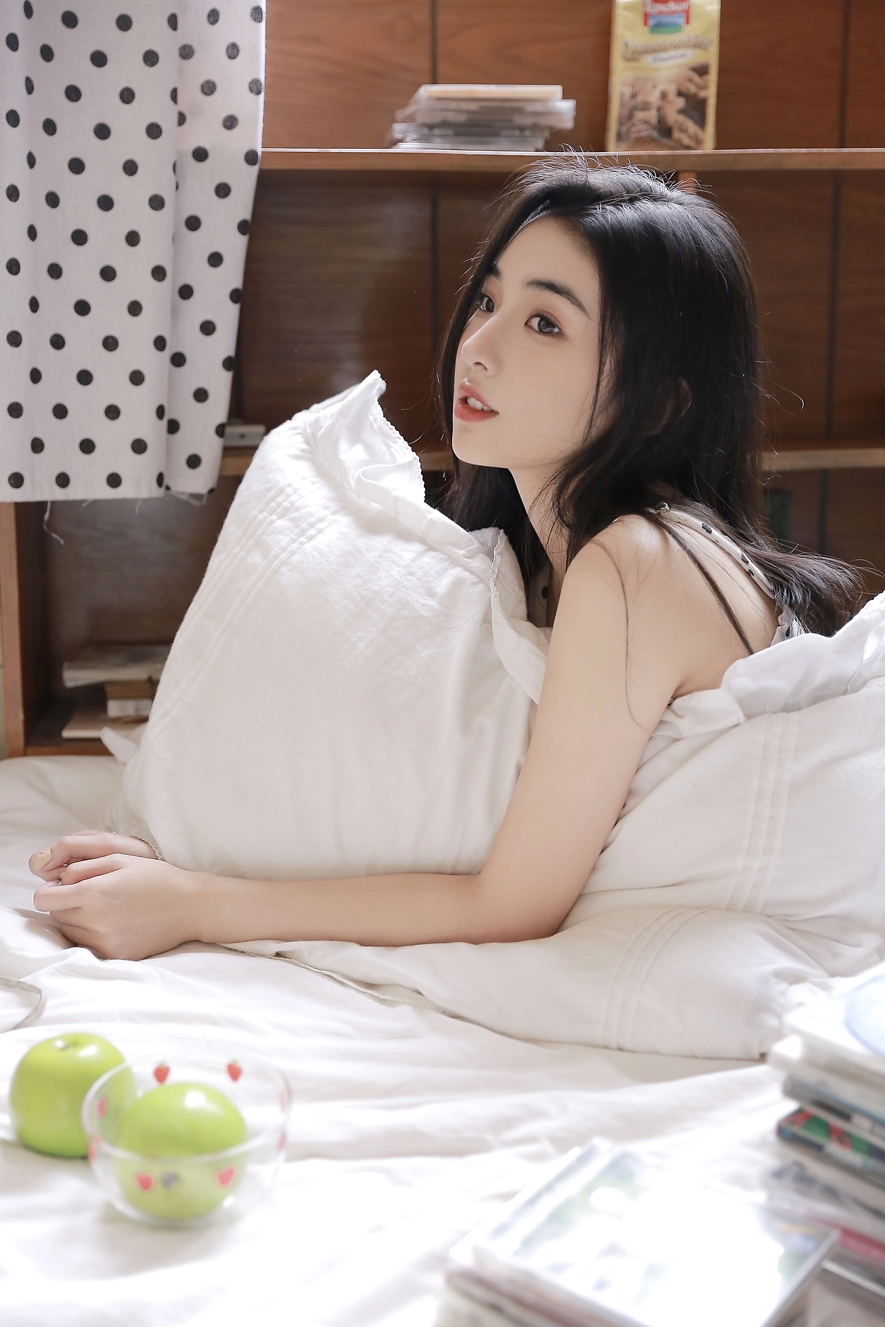 01a4ac6097dd6211013e3b7d4138ae.jpg 没人能拒绝初恋脸的美少女吧?!清纯感拉满!