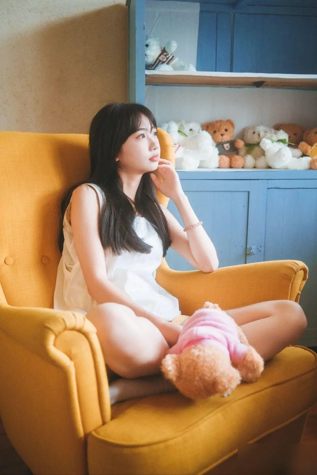 在匆忙的世界中，我们总是步履匆匆，仿佛被一股无形的力量推着向前。