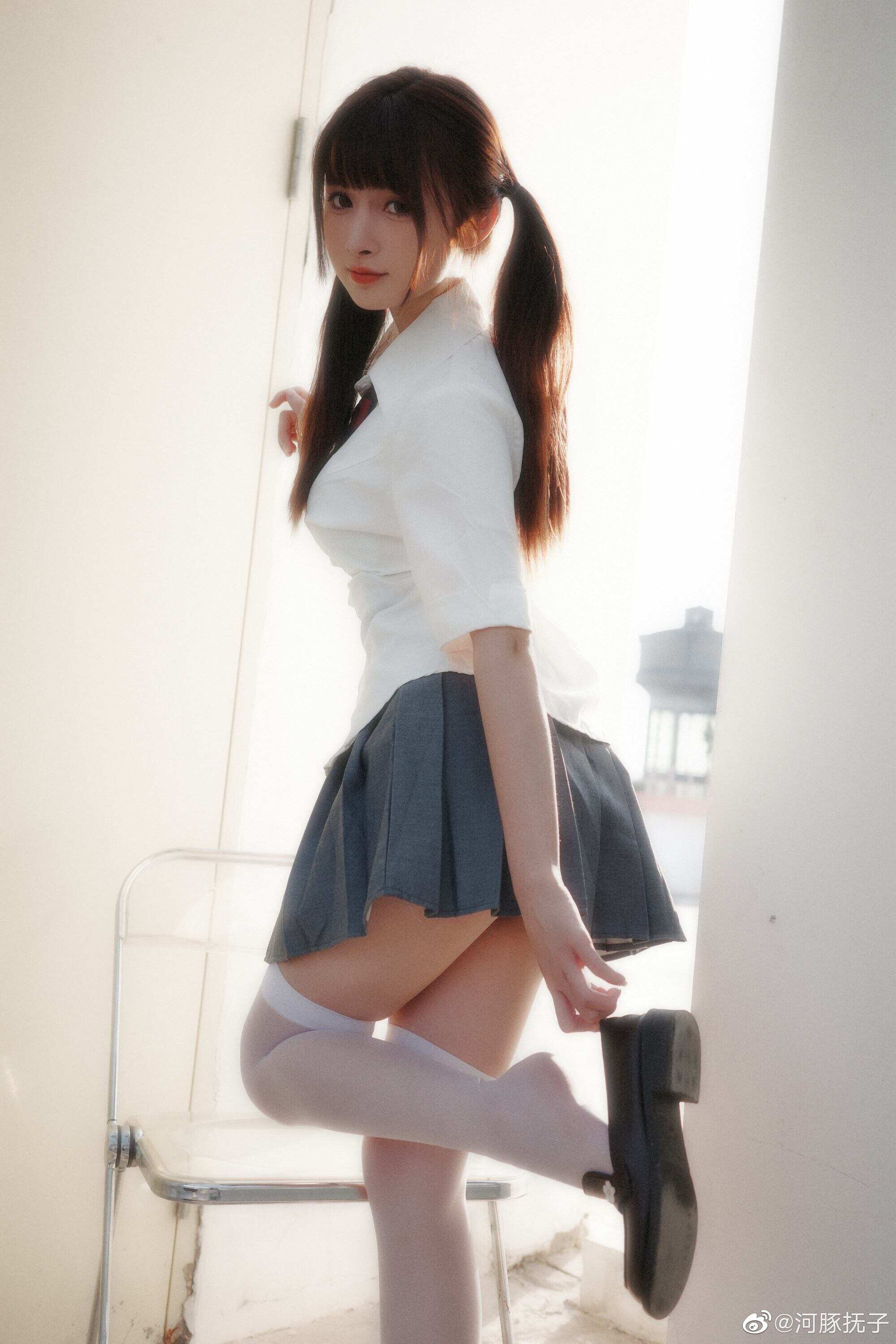 我在人间贩卖浪漫❤️如果快乐太难，那我祝你平安