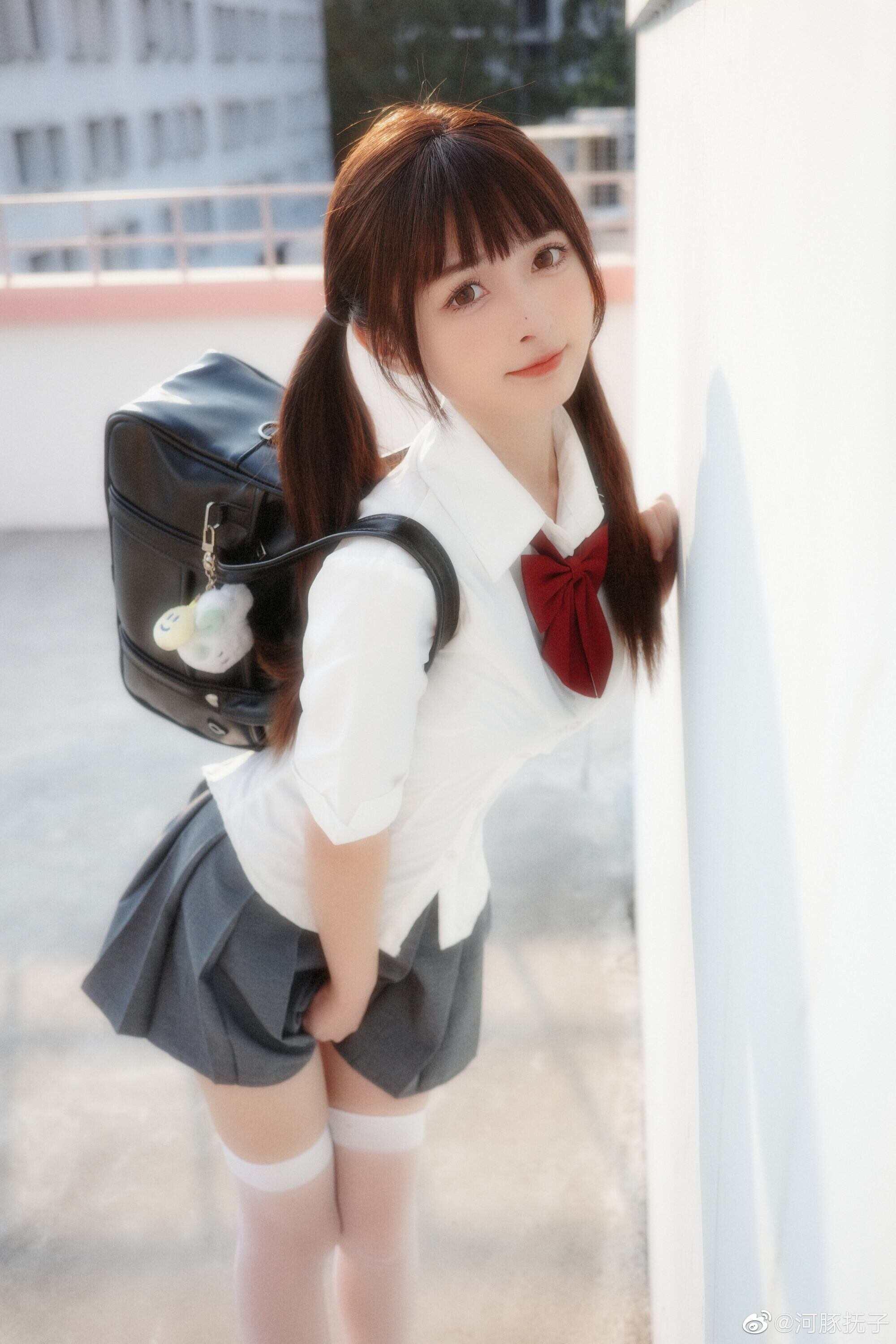 我在人间贩卖浪漫❤️如果快乐太难，那我祝你平安