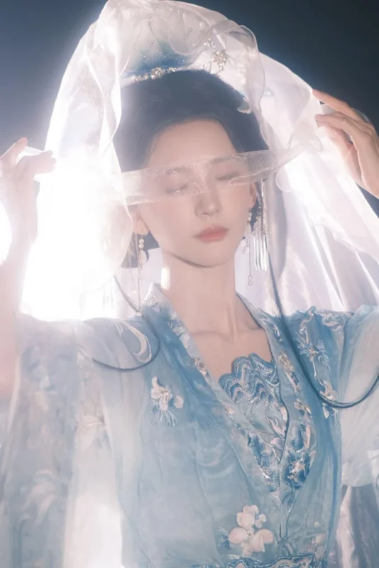 图集｜古装汉服外景人像写真（9P）-远影归灯