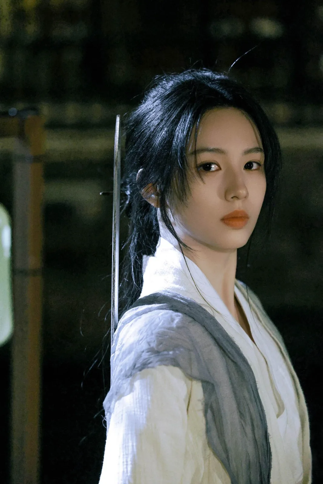 白衫执剑 · 夜色武侠汉服人像（03）