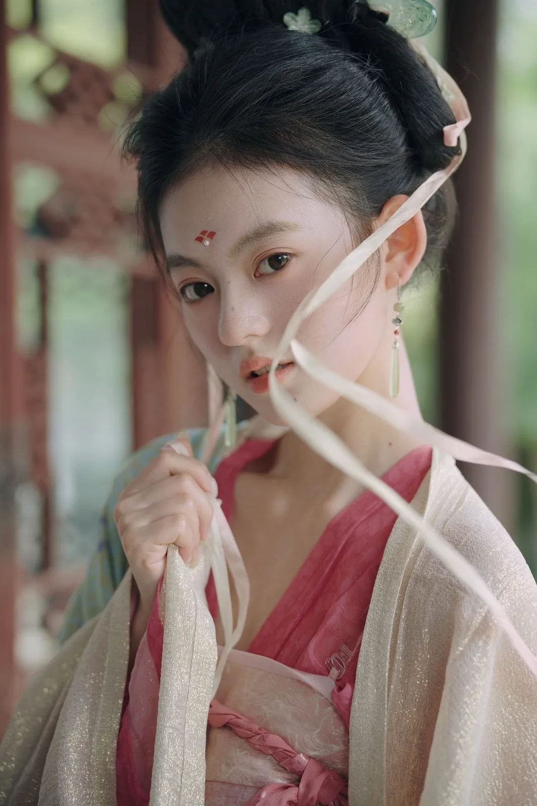 粉帔抱琵琶 · 园林汉服外景人像(04)