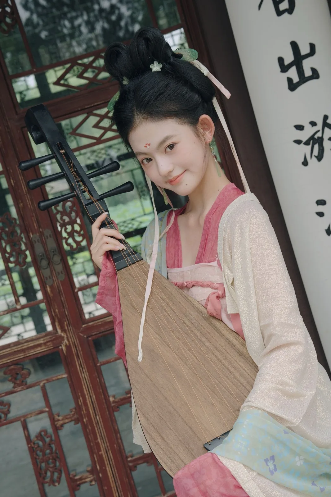 藕粉抱琴 · 古建汉服外景写真(03)