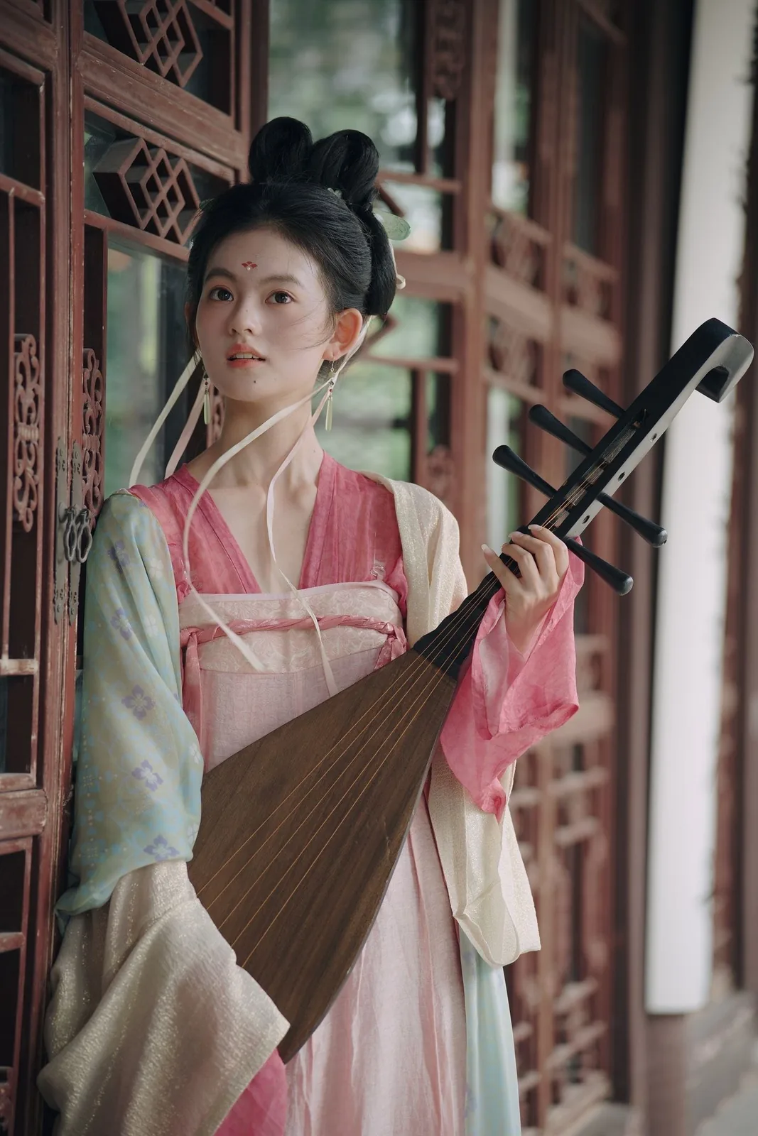 藕粉抱琴 · 古建汉服外景写真(06)