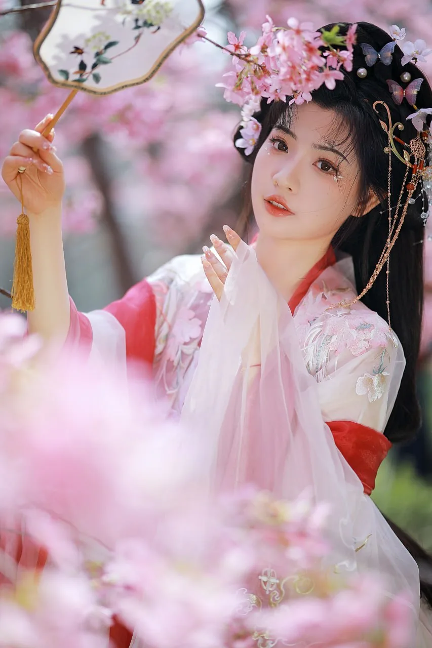 粉袖执团扇 · 樱花林汉服外景人像（03）