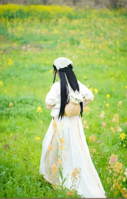 图集｜素衣背花篮 · 油菜花海汉服外景人像（22P）-远影归灯