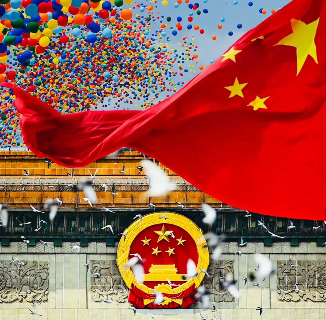 五星红旗飘扬 · 人民大会堂爱国主题背景（01）