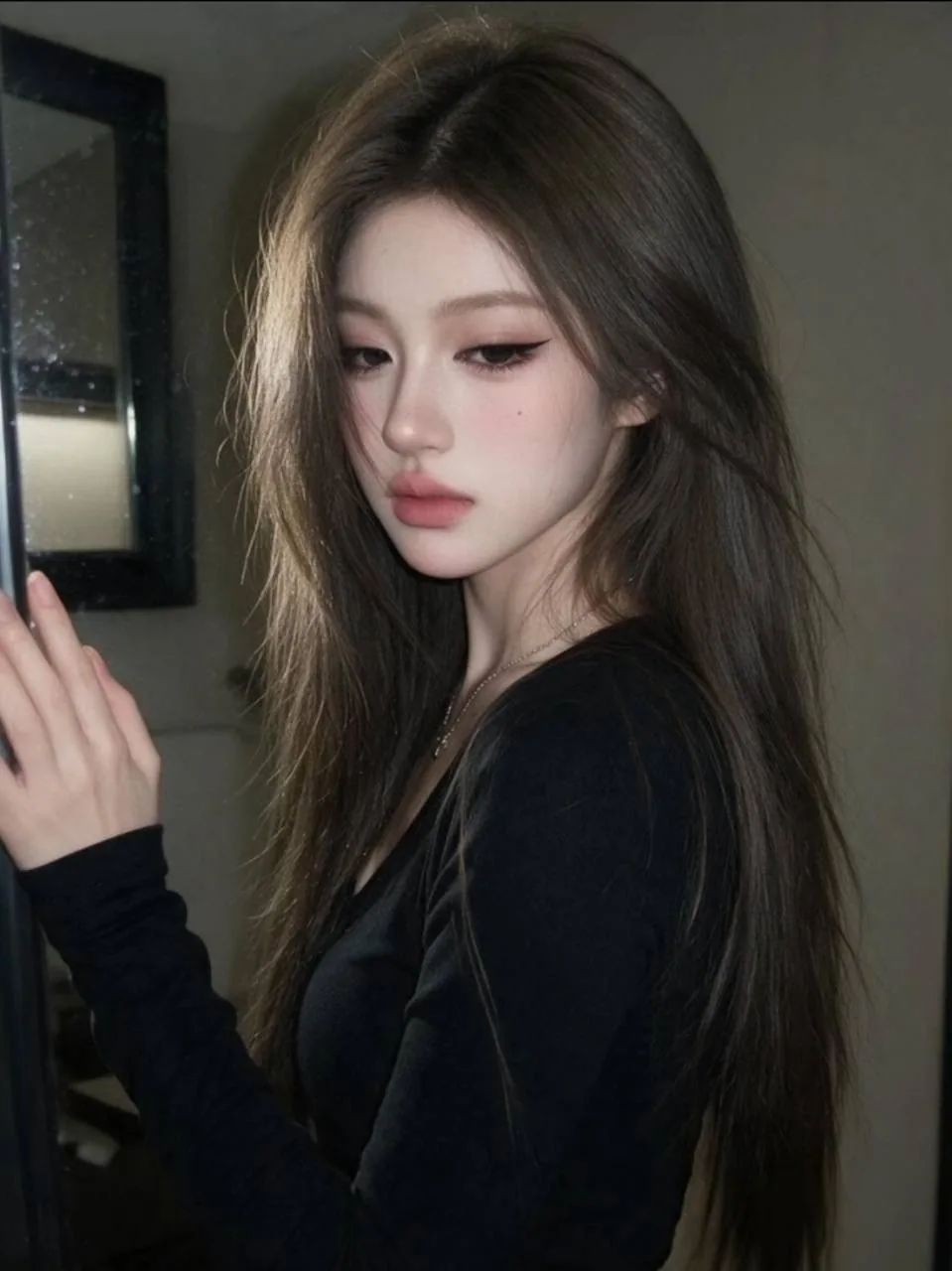 黑衣长发 · 暗调氛围感女生头像（03）