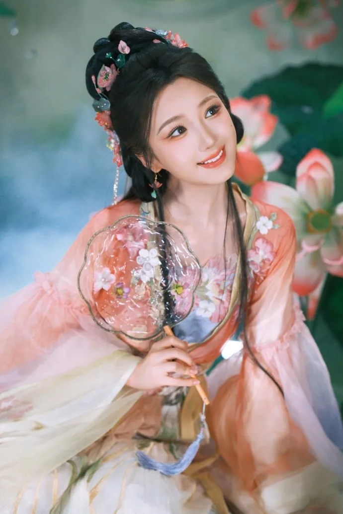 粉纱捧莲 · 荷塘仙子古风汉服写真（02）