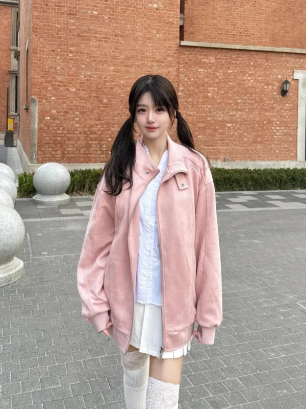 图集｜粉色外套双马尾 · 红砖街区甜美少女写真（4P）-远影归灯