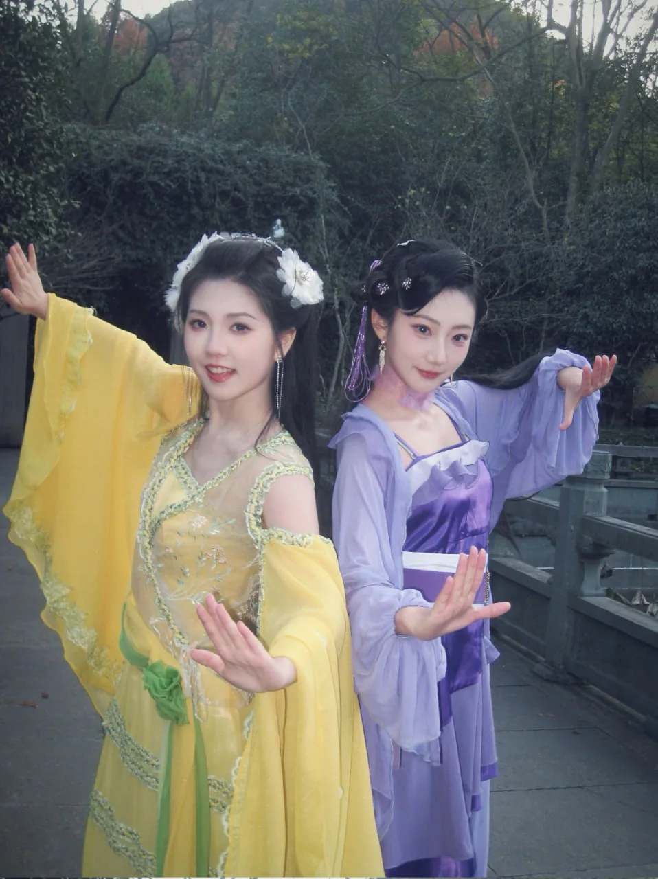 黄衫白花冠 · 园林汉服外景人像（03）