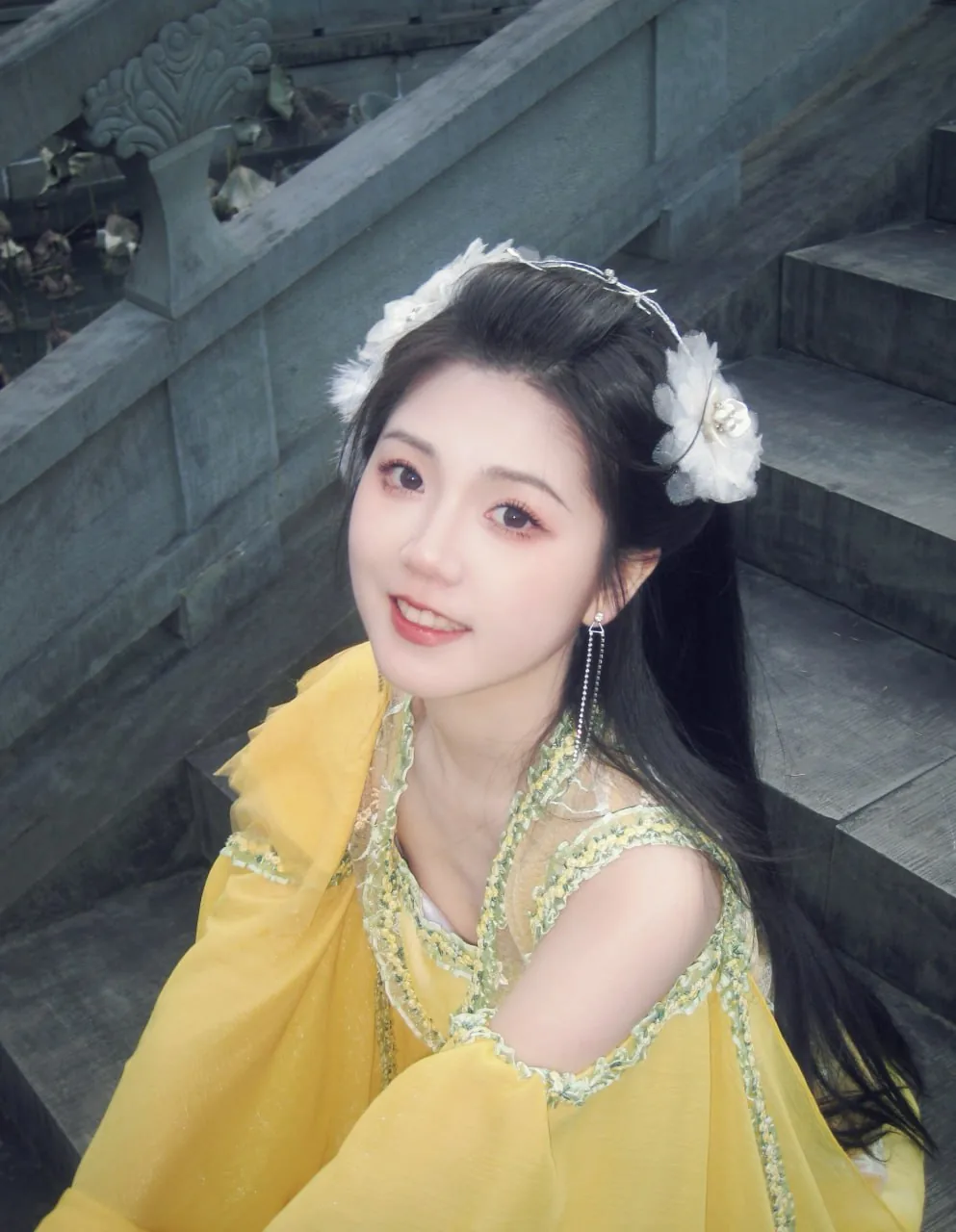 黄衫白花冠 · 园林汉服外景人像（07）