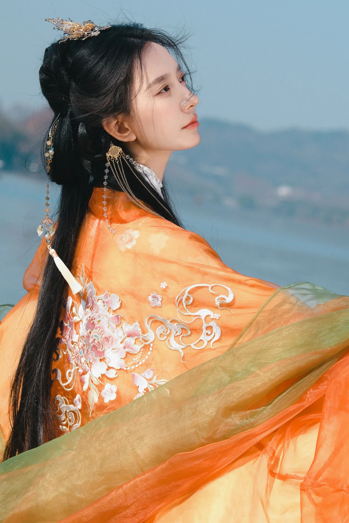 橘衫执扇 · 古风汉服外景人像写真（08）