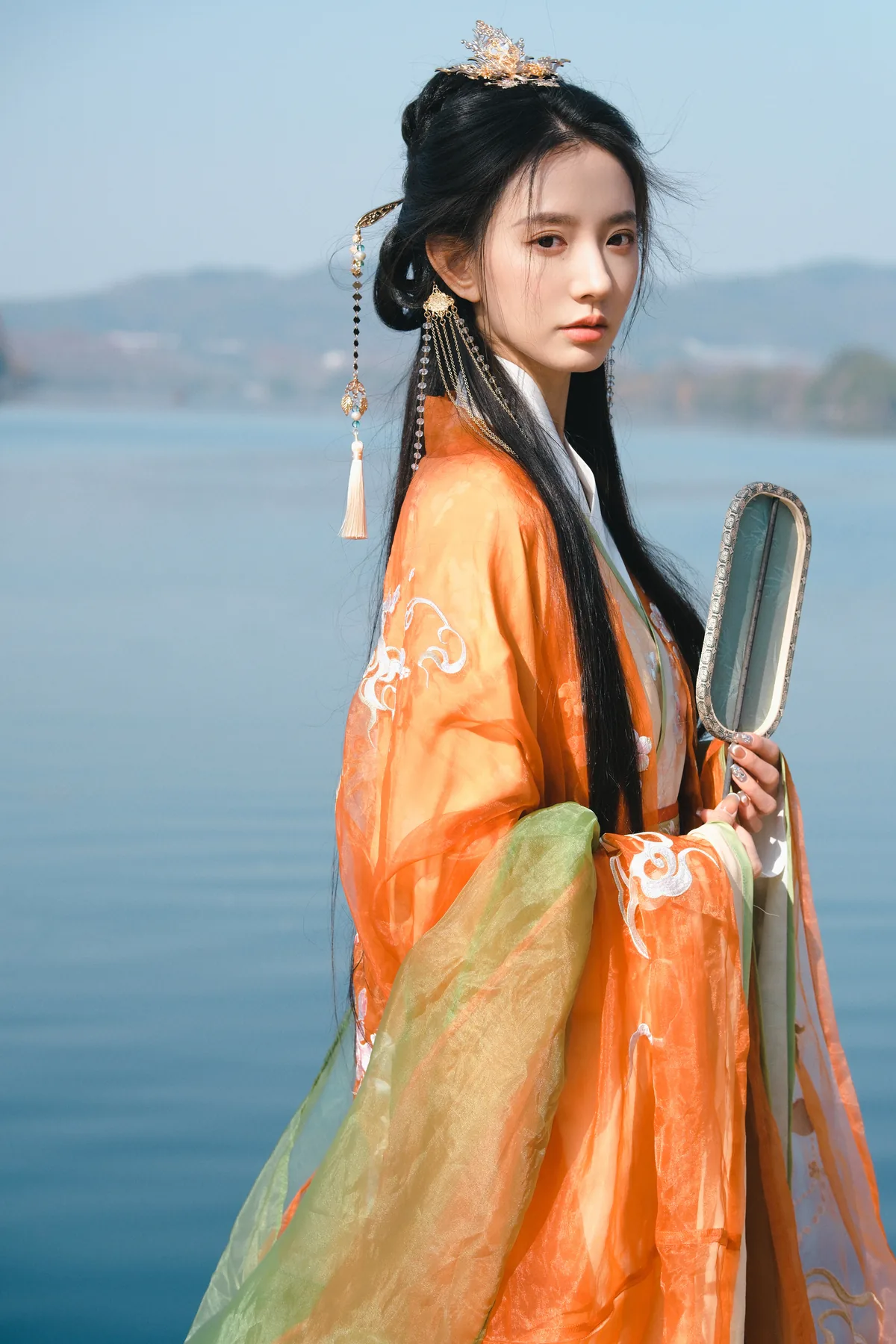 橘衫执扇 · 古风汉服外景人像写真（09）
